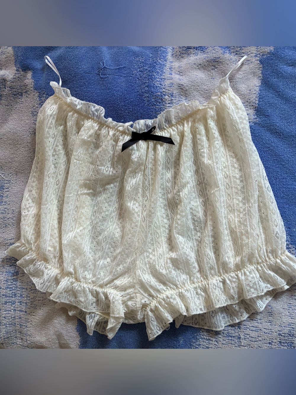 Cream Lace Ruffled bloomers with Bow